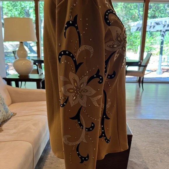 Rods Western Women’s Embellished Tan Button Down Show Stopping Western Shirt - Picture 3 of 5